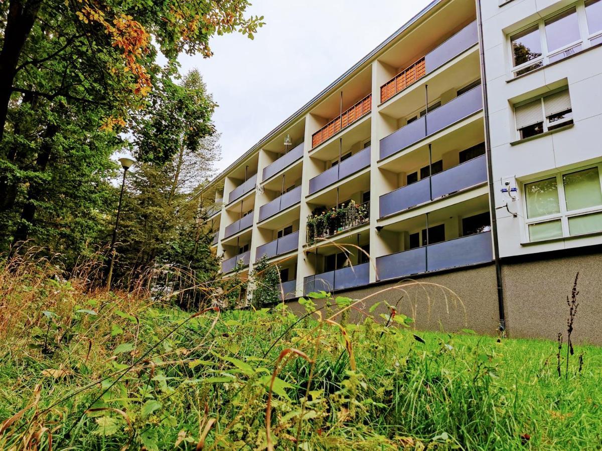 Apartament Z Widokiem Na Park Polanica-Zdroj Luaran gambar